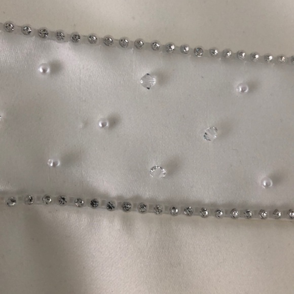 Elegance at its finest - Picture 2 of 3